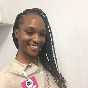 Meet your Posher, Danielle